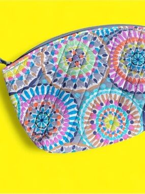 Vera Bradley Sunny Medallion multi coloured makeup bag #makeupbag #cosmeticbag